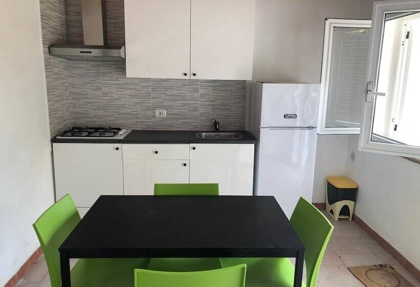 פונדק Kartibubbo Beach Resort