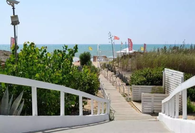 Hostelli Kartibubbo Beach Resort