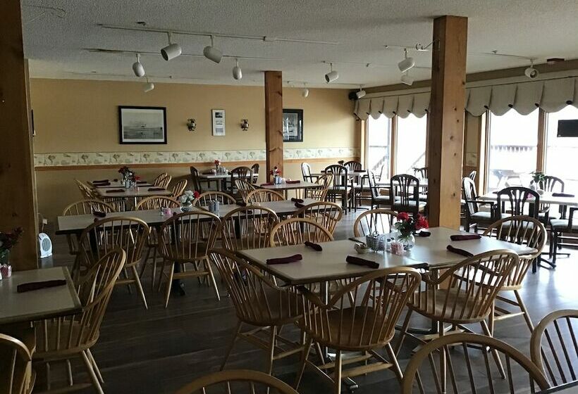 مسافرخانه Windwood Fly In Resort