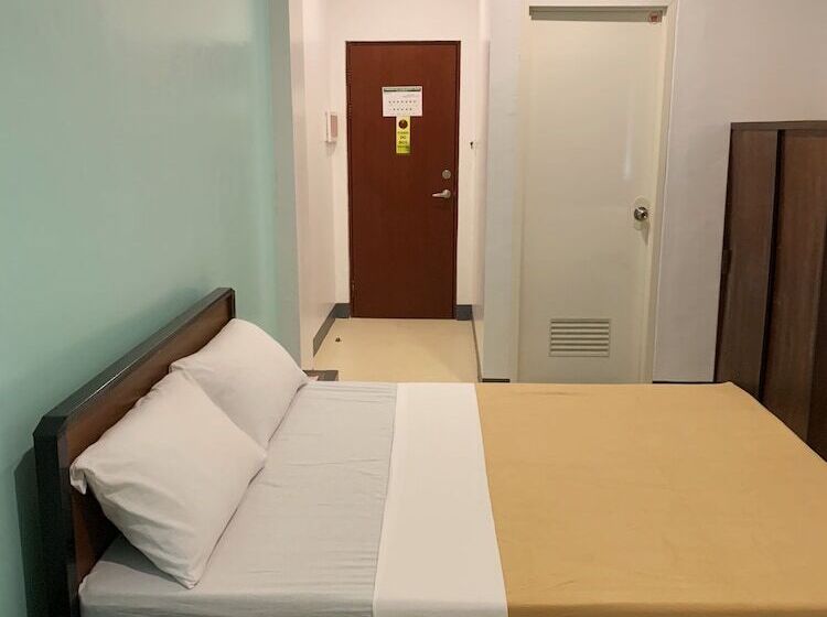 ホテル Apo Reef Travellers