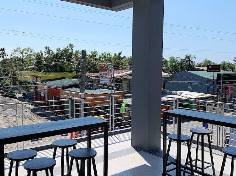 ホテル Apo Reef Travellers