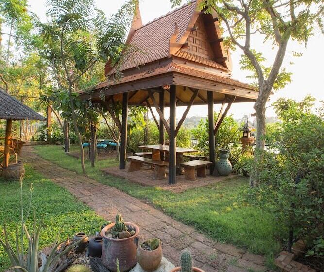 Hotel Cattani S Riverside Home