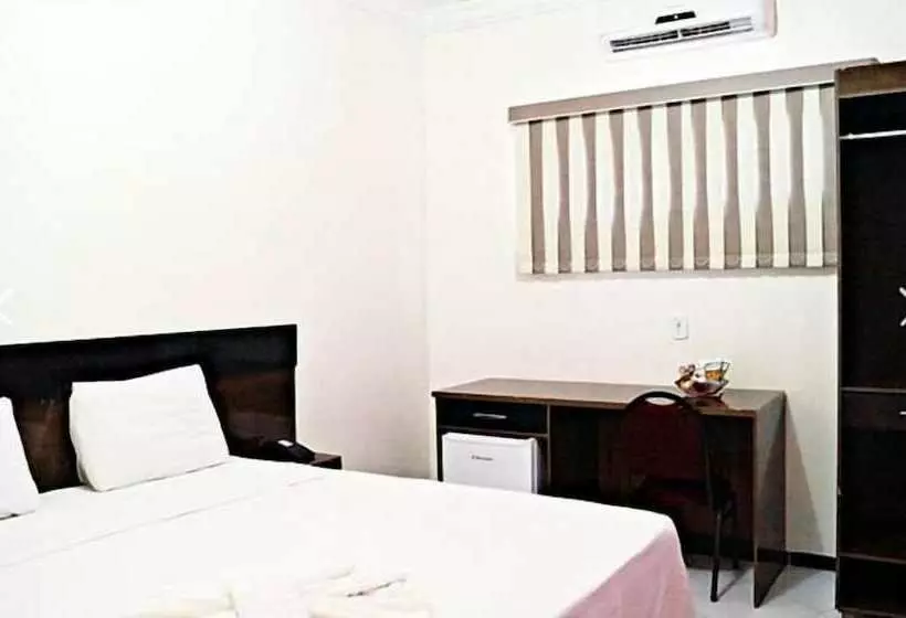 Hotelli Fiori Palace