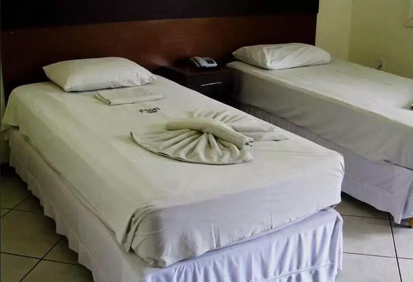 Hotelli Fiori Palace
