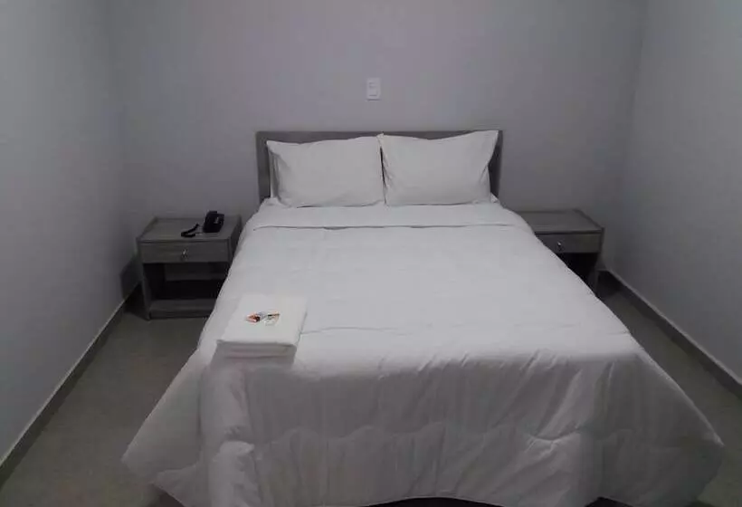 ホテル John S Club