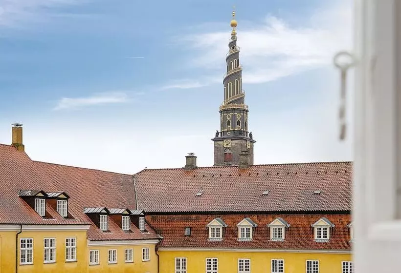 هتل Kanalhuset