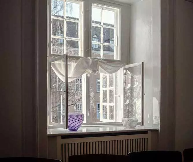هتل Kanalhuset