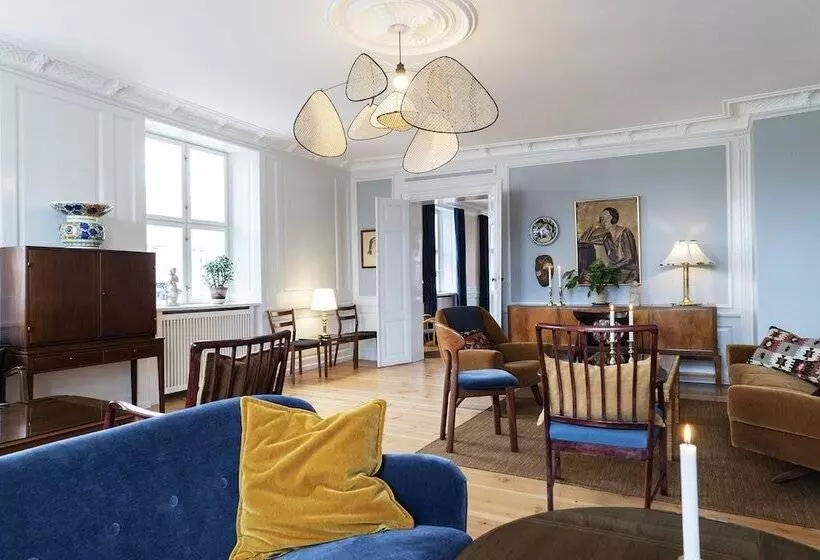 هتل Kanalhuset