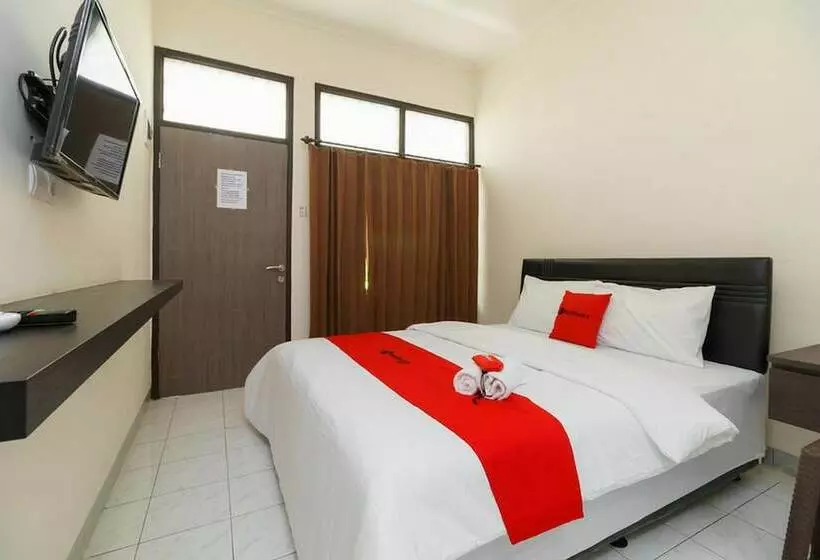 ホテル Reddoorz @ Cangkring Street Cirebon