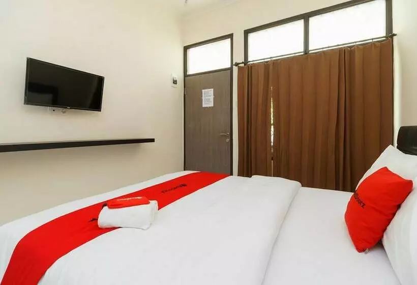 ホテル Reddoorz @ Cangkring Street Cirebon