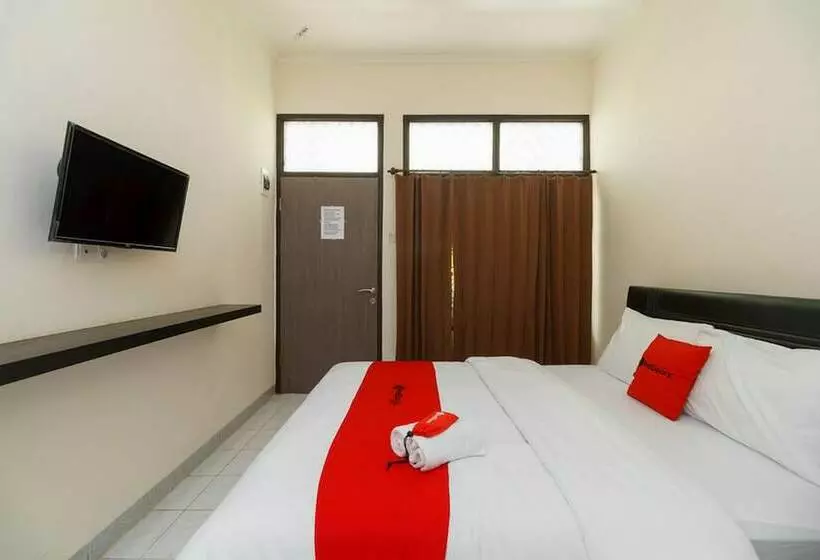 ホテル Reddoorz @ Cangkring Street Cirebon