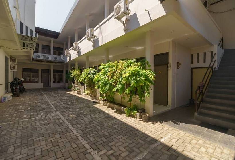 בית מלון כפרי Reddoorz @ Cangkring Street Cirebon