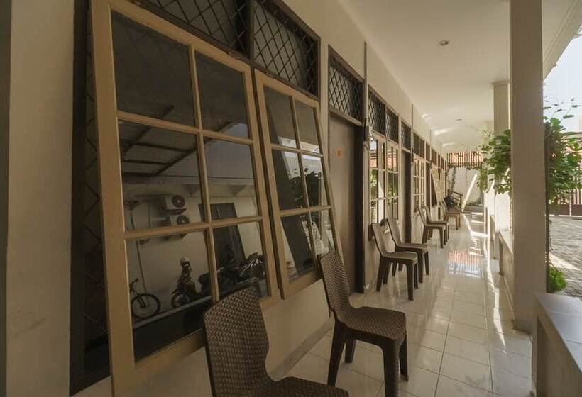 בית מלון כפרי Reddoorz @ Cangkring Street Cirebon