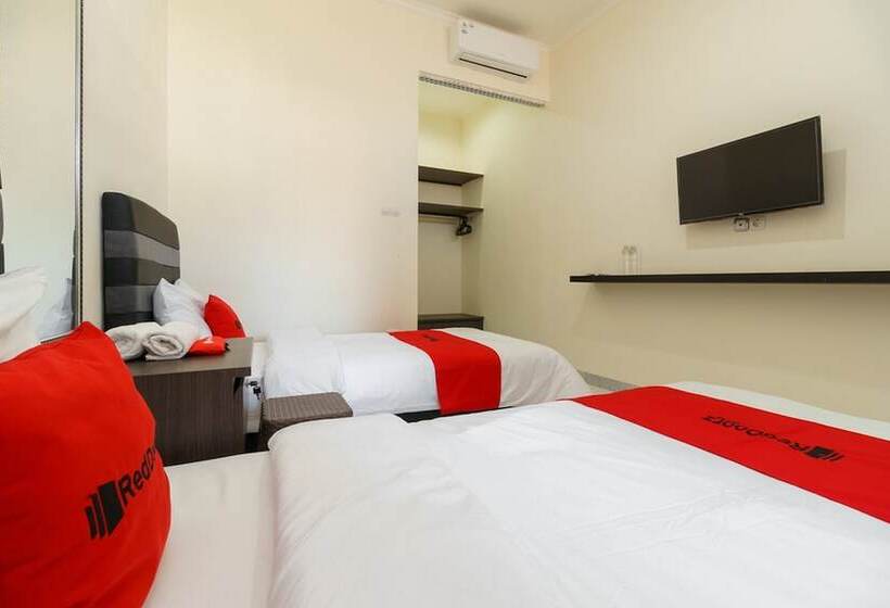 בית מלון כפרי Reddoorz @ Cangkring Street Cirebon