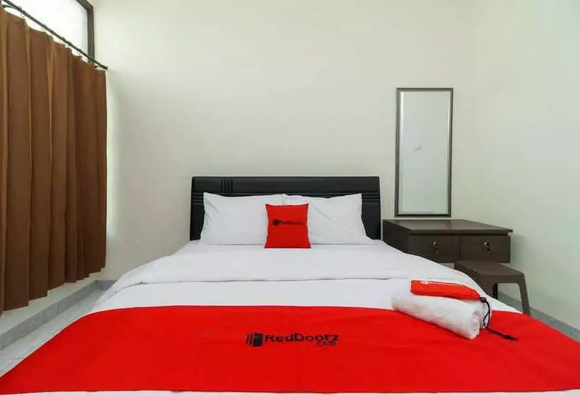 ホテル Reddoorz @ Cangkring Street Cirebon