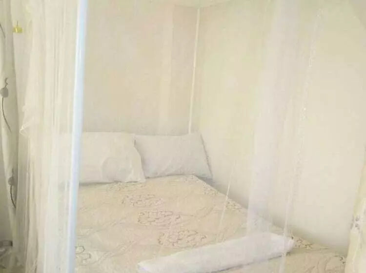 هتل Shelton Villa