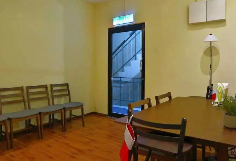 Hotelli Treasure Inn