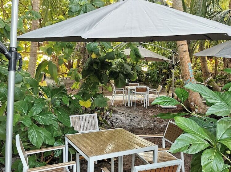 هتل Village Hideaways & Spas