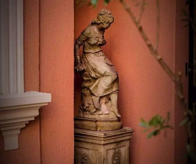 Nino Hotel Boutique