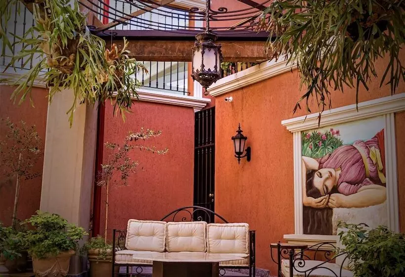 Nino Hotel Boutique