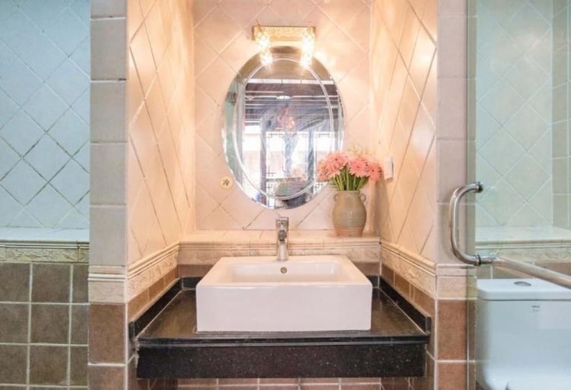 Pensione Flower Without Boundary