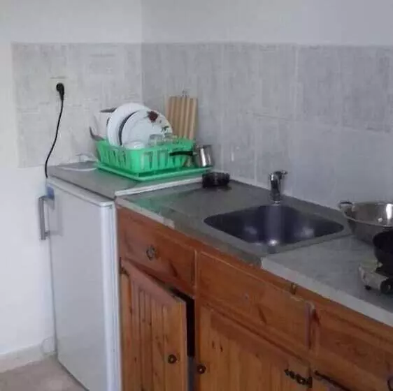 ペンション Full House Kavos