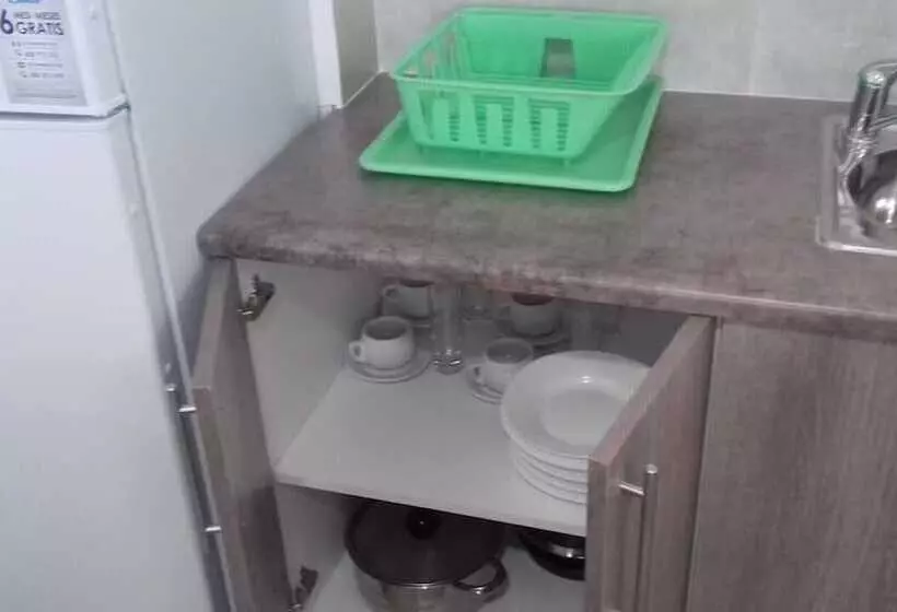 ペンション Full House Kavos