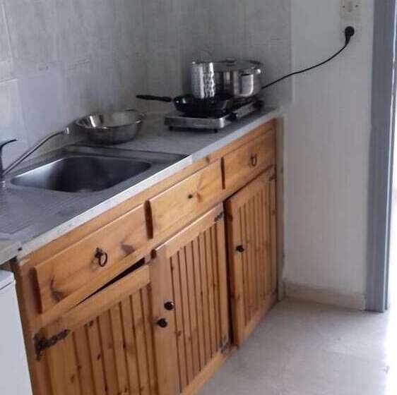 פנסיון Full House Kavos