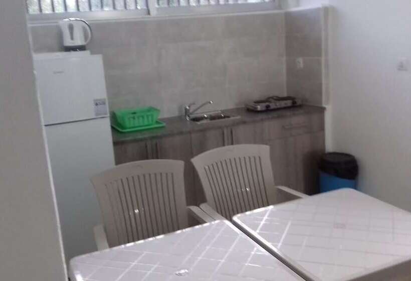 פנסיון Full House Kavos