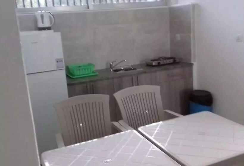 ペンション Full House Kavos