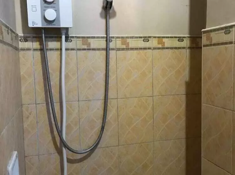 Majatalo Palompon Traveler S Lodge