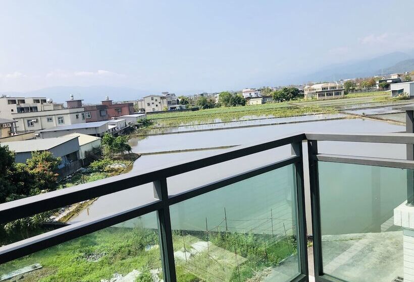 پانسیون Single Eyelid Hostel