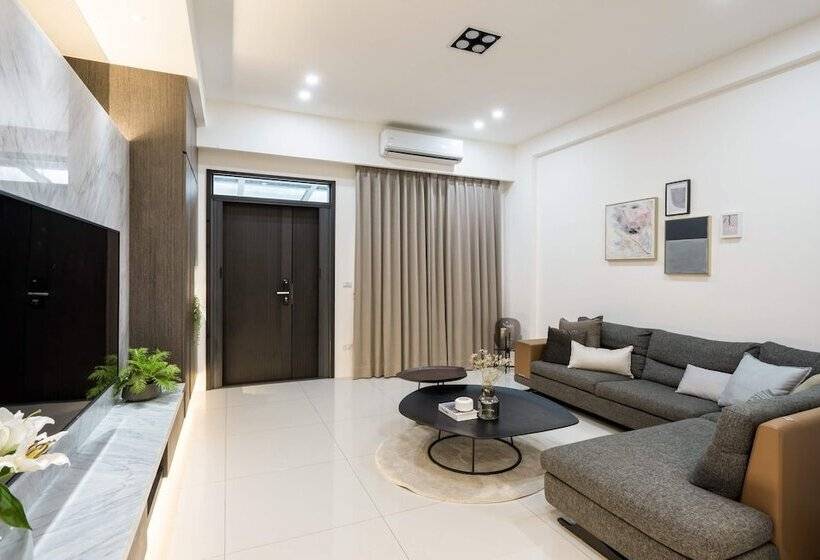 پانسیون Single Eyelid Hostel