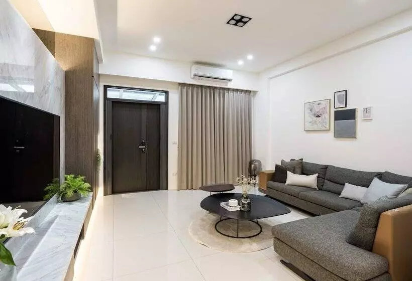 پانسیون Single Eyelid Hostel