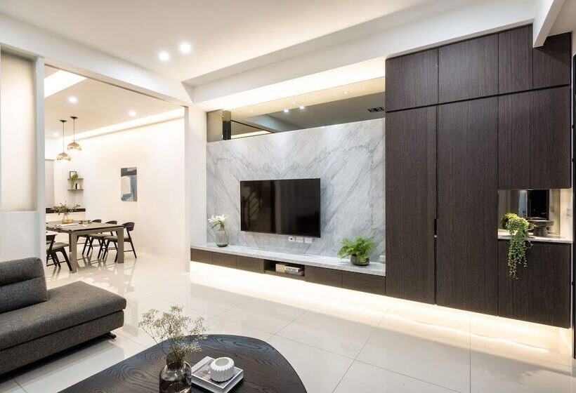 پانسیون Single Eyelid Hostel