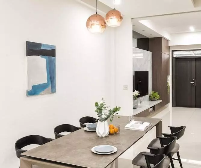 پانسیون Single Eyelid Hostel