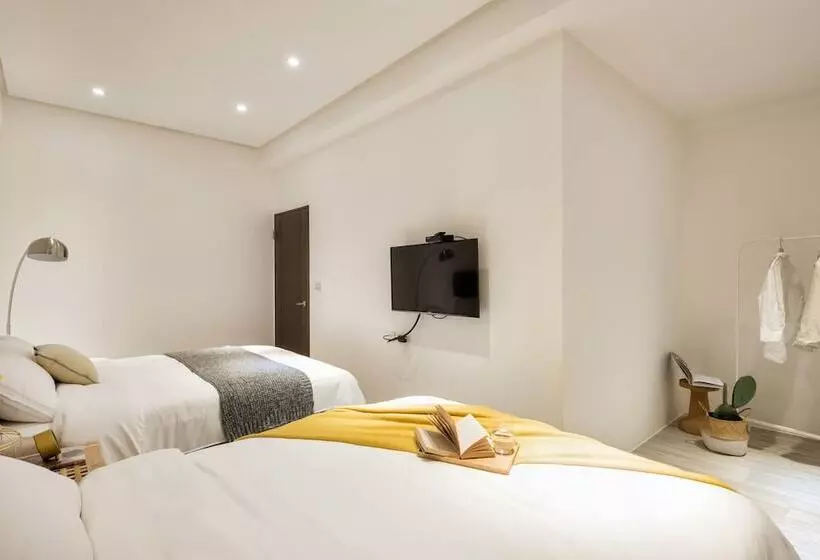 پانسیون Single Eyelid Hostel