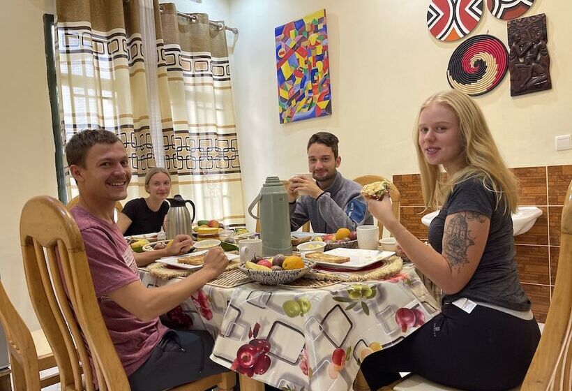 پانسیون Virunga Homestays