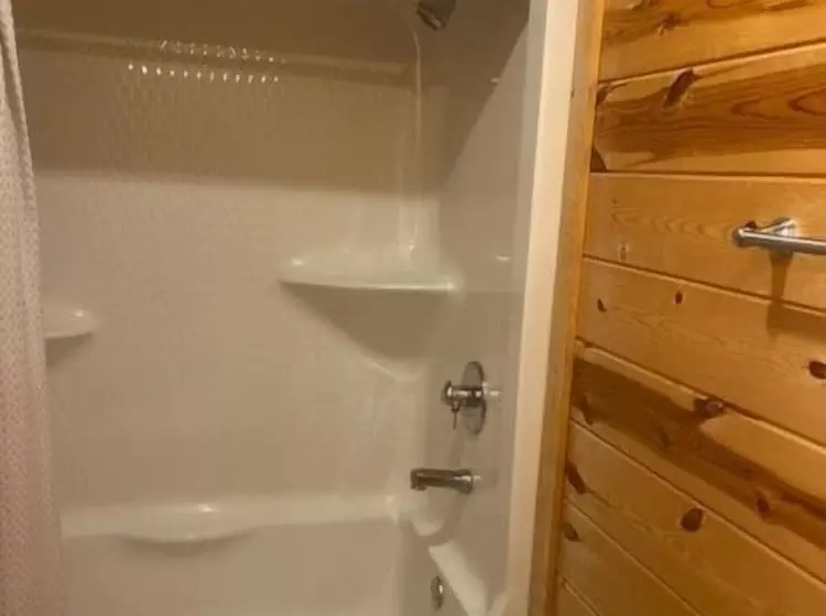 Ridgeview Retreat Seclude Cabin Includes Wifi, Cable, And Charcoal Grill By Redawning