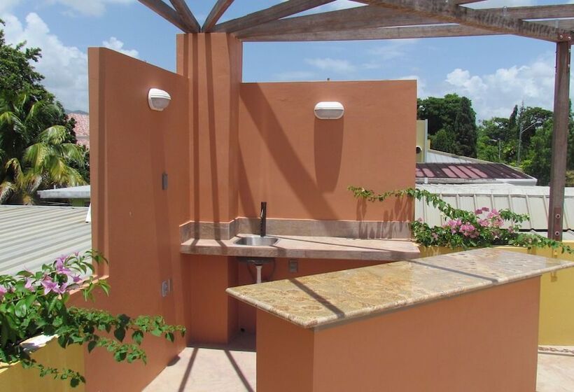 تختخواب و صبحانه Shalom House