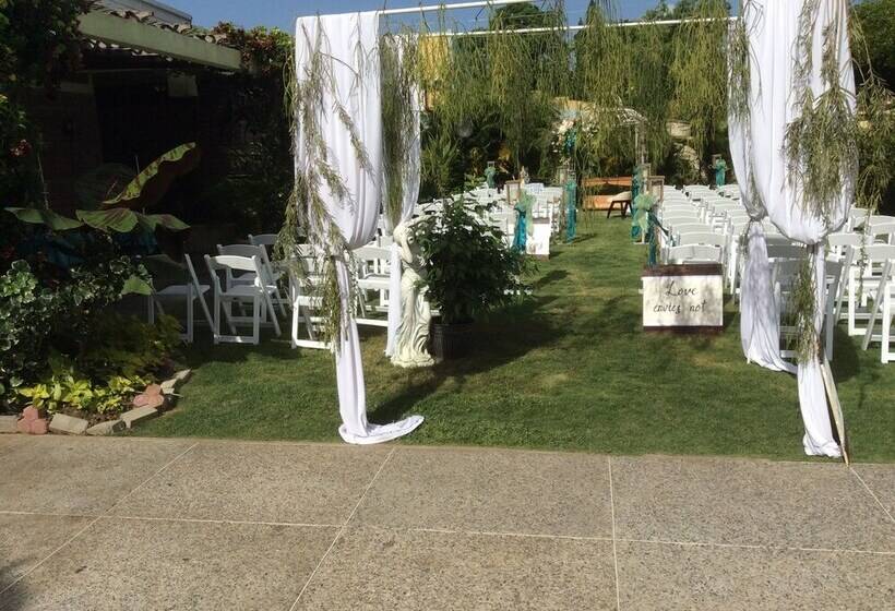 تختخواب و صبحانه Shalom House