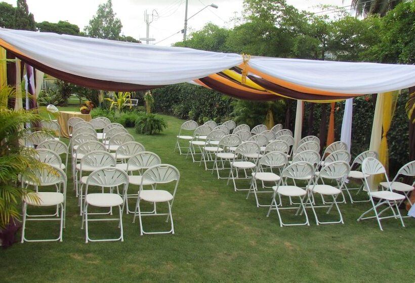 تختخواب و صبحانه Shalom House