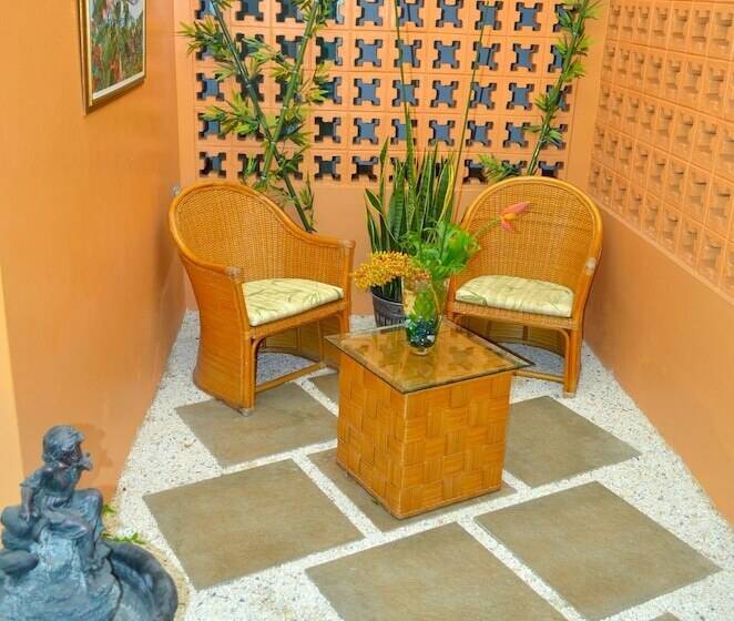 تختخواب و صبحانه Shalom House