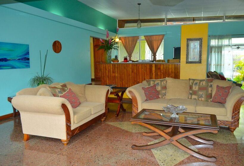 تختخواب و صبحانه Shalom House