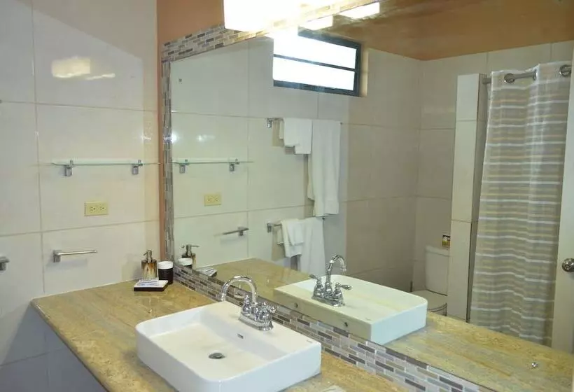 تختخواب و صبحانه Shalom House