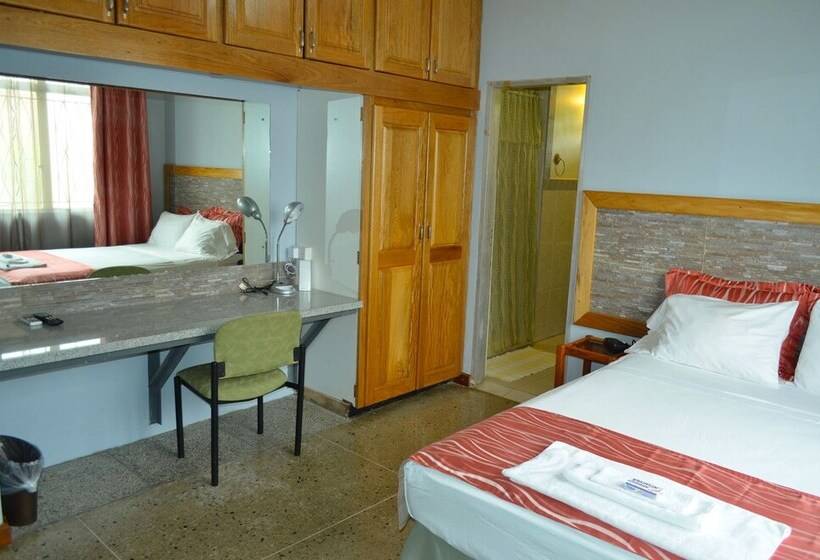 تختخواب و صبحانه Shalom House