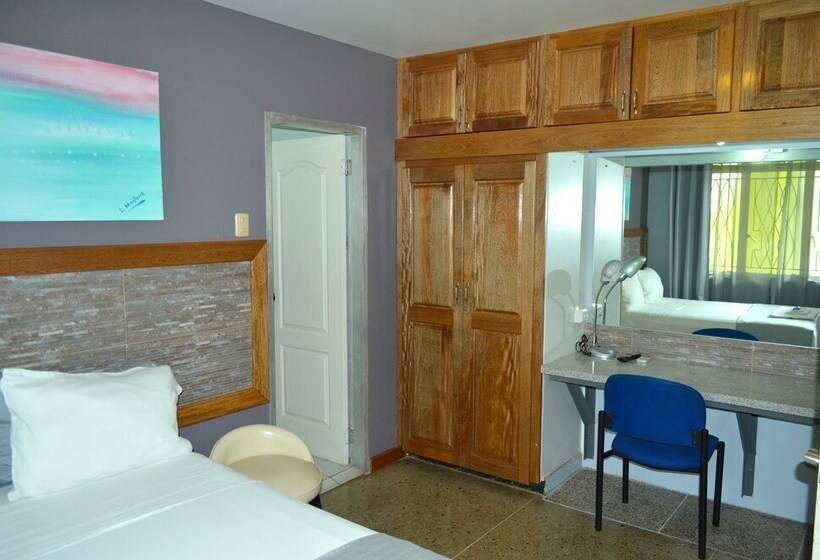 تختخواب و صبحانه Shalom House