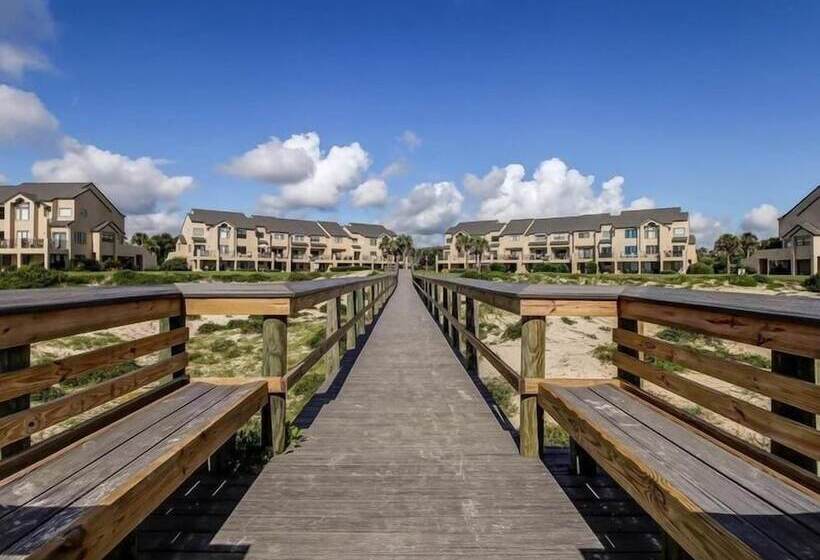 Отель 708 Sailmaker