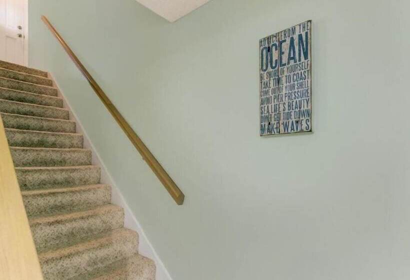 Отель 708 Sailmaker