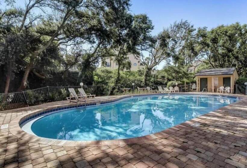 Отель 708 Sailmaker